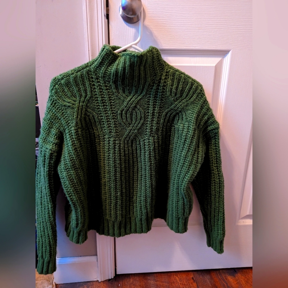 Aerie Green High Neck Cable Knit Sweater Size S
